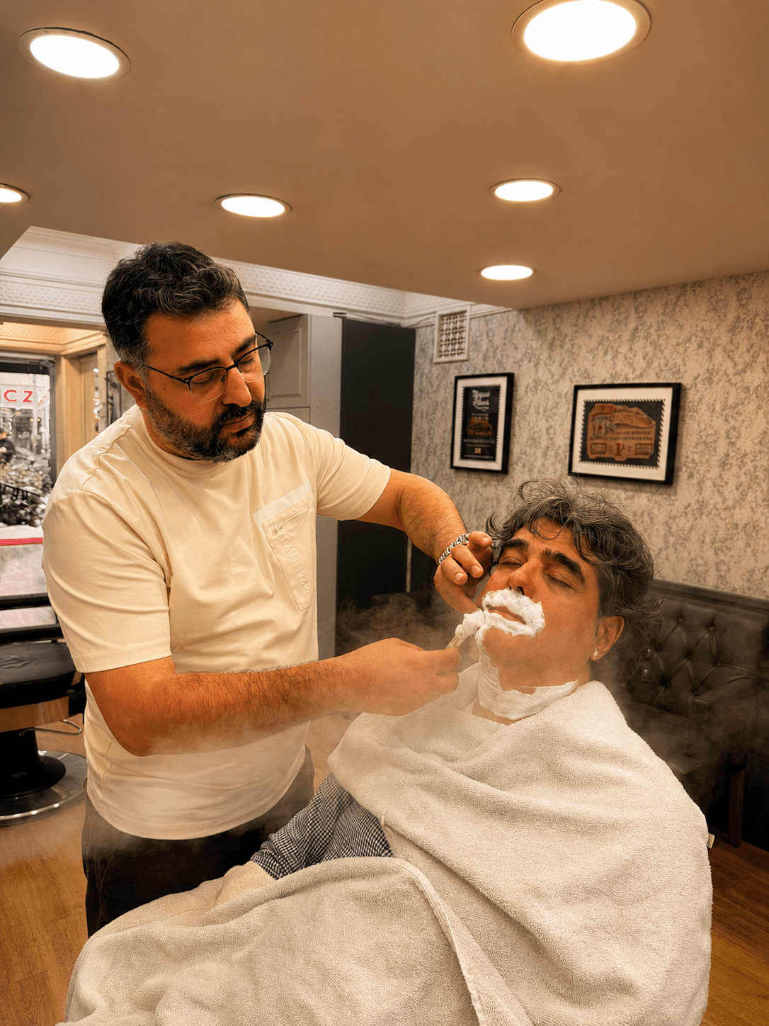 Salon 135 work 12