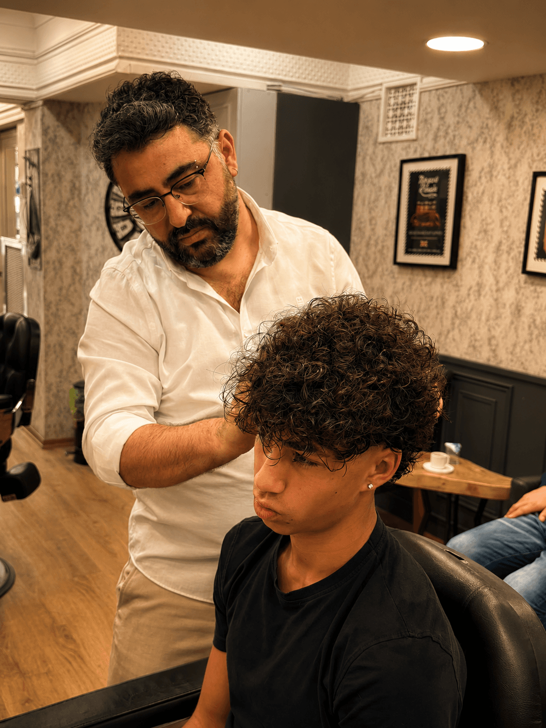 Salon 135 work 10